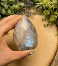 Load image into Gallery viewer, Moonstone Freeform- Copper Ashes - Saratoga Botanicals, LLC
